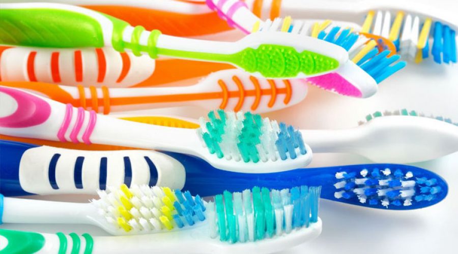 Как правильно выбрать зубную щётку?